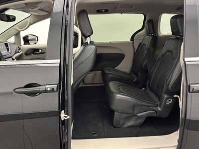 2024 Chrysler Pacifica - Photo 20