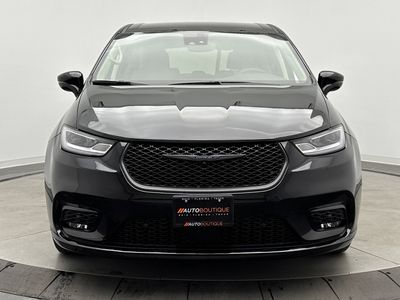 2024 Chrysler Pacifica - Photo 2