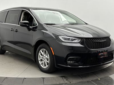 2024 Chrysler Pacifica - Photo 3