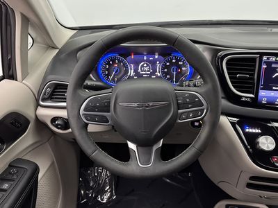 2024 Chrysler Pacifica - Photo 23