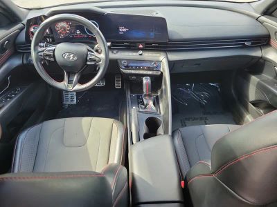 2023 Hyundai Elantra — photo 12 view