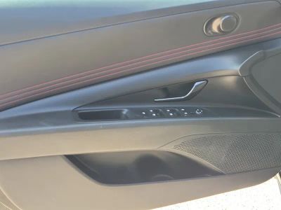 2023 Hyundai Elantra — photo 15 view