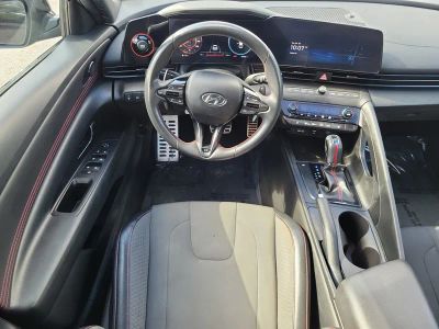 2023 Hyundai Elantra — photo 13 view