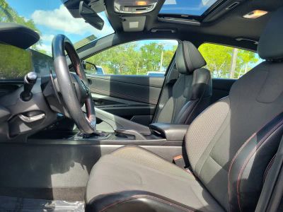 2023 Hyundai Elantra — photo 18 view