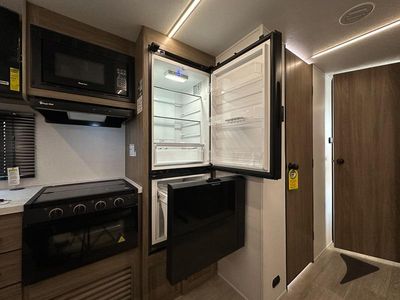 2026 Coachmen RV Freedom Express Select - Photo 31