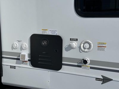 2026 Coachmen RV Freedom Express Select - Photo 9