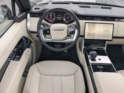 2026 Land Rover Range Rover — photo 16 view