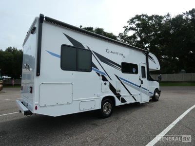 2026 Thor Motor Coach Quantum SE — rear three-quarter view