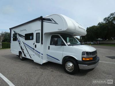 2026 Thor Motor Coach Quantum SE — front three-quarter view