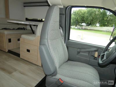 2026 Thor Motor Coach Quantum SE — photo 8 view