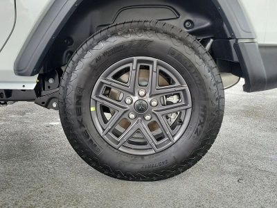 2026 Jeep Wrangler — photo 7 view