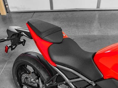 2026 Suzuki GSX-8R - Photo 9