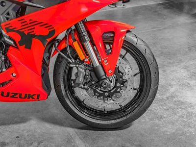 2026 Suzuki GSX-8R - Photo 12