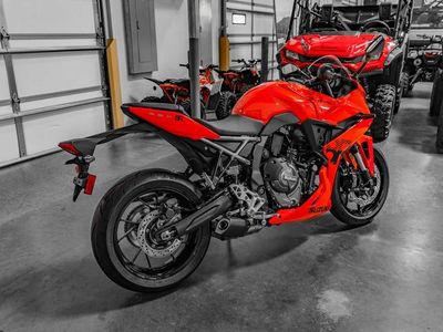 2026 Suzuki GSX-8R - Photo 4