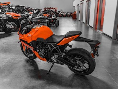 2026 Suzuki GSX-8R - Photo 5