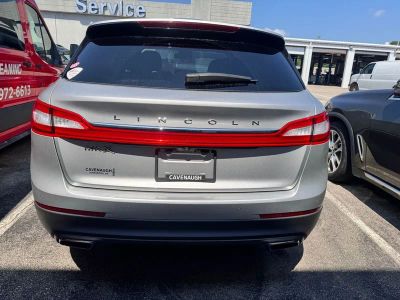 2017 Lincoln MKX — interior view