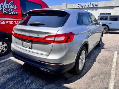 2017 Lincoln MKX — detail view
