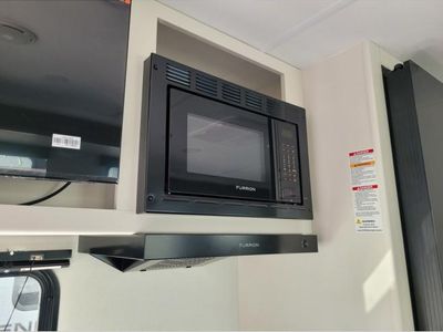 2026 Grand Design Transcend - Photo 16