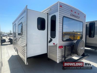 2013 Conquest 260RLS Lite — rear three-quarter view
