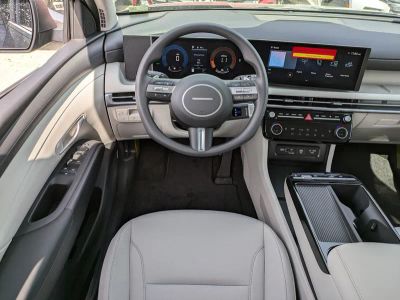 2026 Hyundai TUCSON HYBRID — photo 16 view