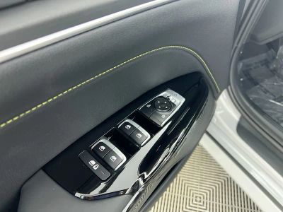 2026 Kia K5 — photo 16 view