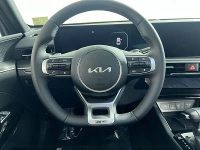 2026 Kia K5 — photo 17 view