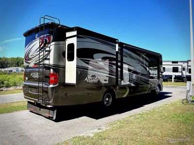 2016 Tiffin Allegro - Photo 2