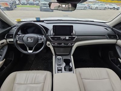 2019 Honda Accord Hybrid Touring Sedan - Photo 15
