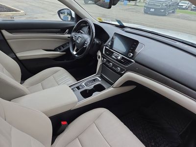 2019 Honda Accord Hybrid Touring Sedan - Photo 28