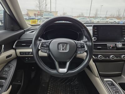 2019 Honda Accord Hybrid Touring Sedan - Photo 16