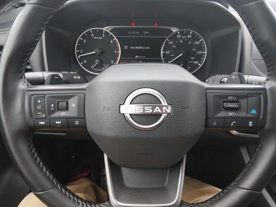 2025 Nissan Rogue — photo 12 view