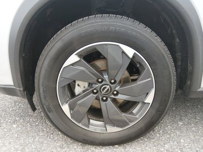 2025 Nissan Rogue — photo 10 view