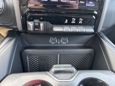2026 RAM 1500 — photo 75 view