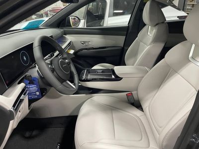 2026 Hyundai Tucson Hybrid — photo 9 view