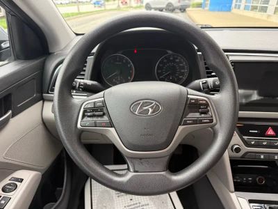 2017 Hyundai Elantra - Photo 18