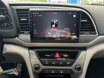 2017 Hyundai Elantra - Photo 23