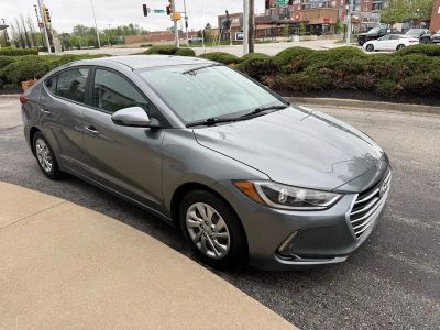 2017 Hyundai Elantra - Photo 3