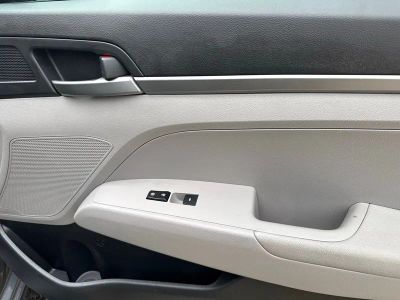 2017 Hyundai Elantra - Photo 43