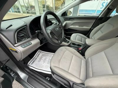 2017 Hyundai Elantra - Photo 14
