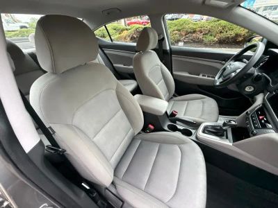 2017 Hyundai Elantra - Photo 38