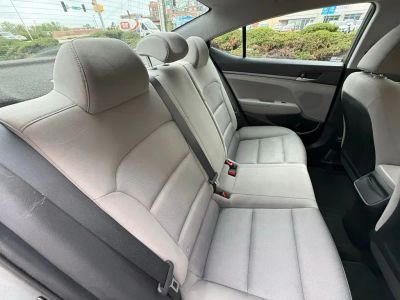 2017 Hyundai Elantra - Photo 33