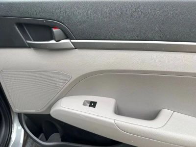 2017 Hyundai Elantra - Photo 37