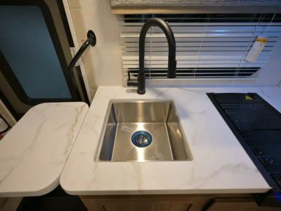 2027 Thor Motor Coach CHATEAU — photo 11 view