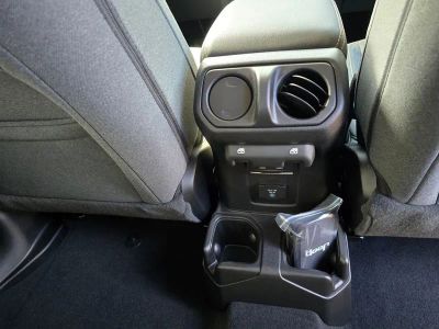 2025 Jeep Wrangler — photo 30 view