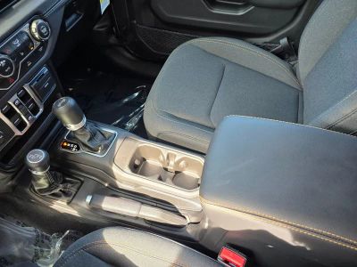 2025 Jeep Wrangler — photo 22 view