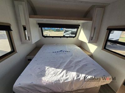 2026 EAST TO WEST Longitude - Photo 16