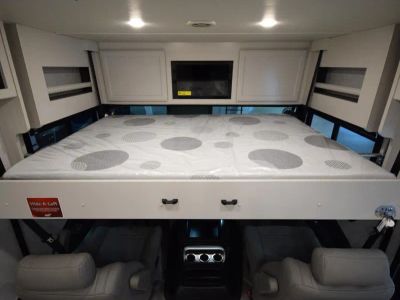 2026 Fleetwood BOUNDER - Photo 4