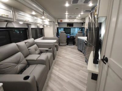 2026 Fleetwood BOUNDER - Photo 3