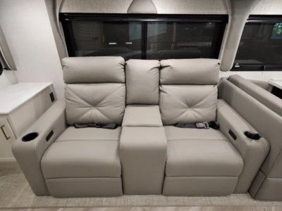 2026 Fleetwood BOUNDER - Photo 18