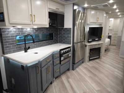 2026 Fleetwood BOUNDER - Photo 6